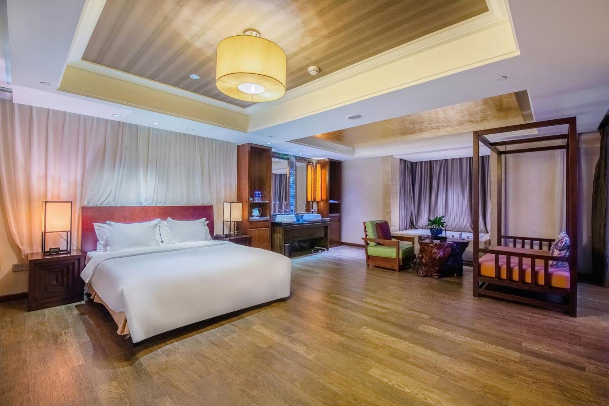 Holiday Inn Resort Chaohu Hot Spring By Ihg Hefei Esterno foto